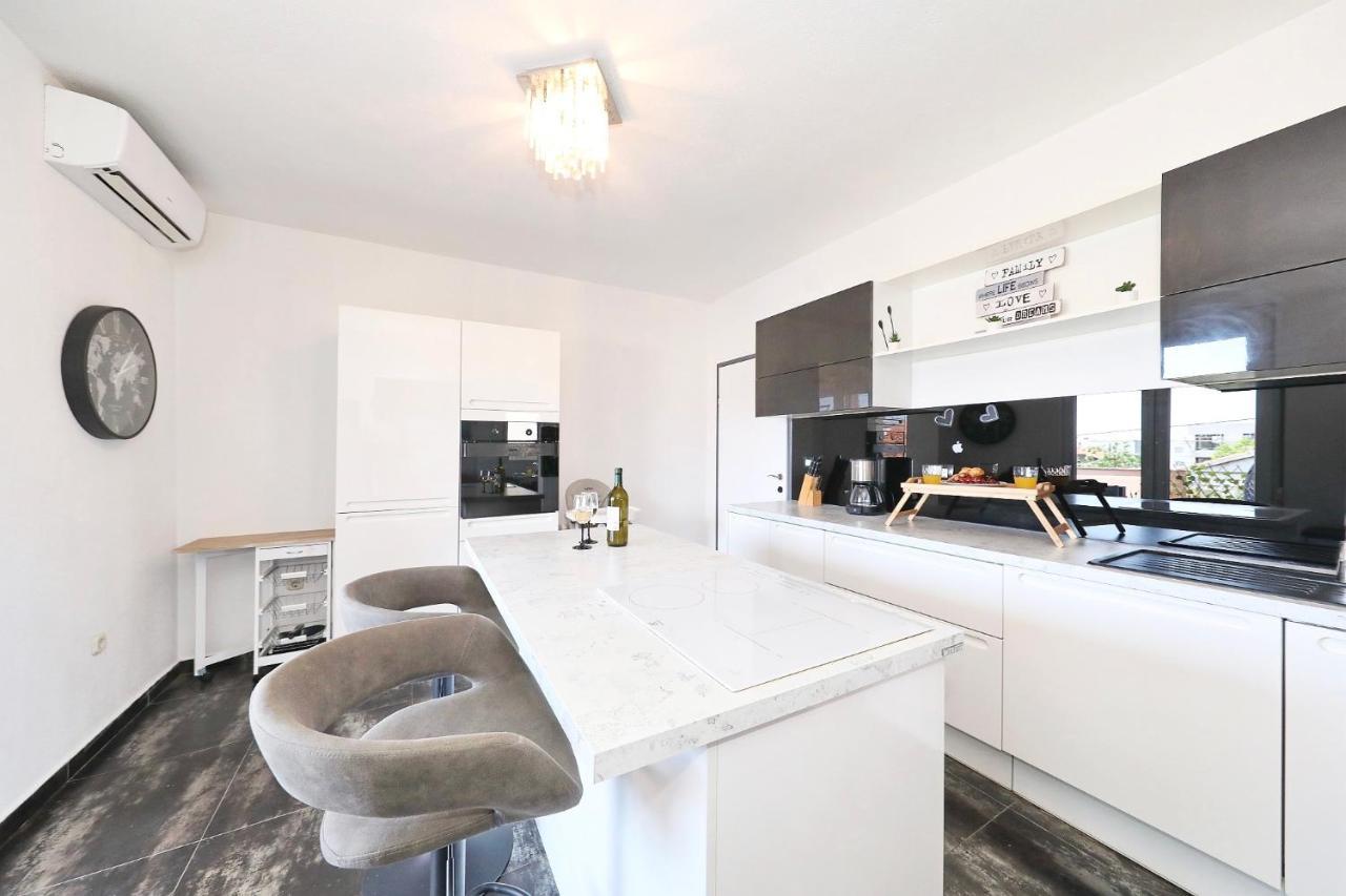 Apartman Nika Sa Jacuzzijem Zadar Luaran gambar